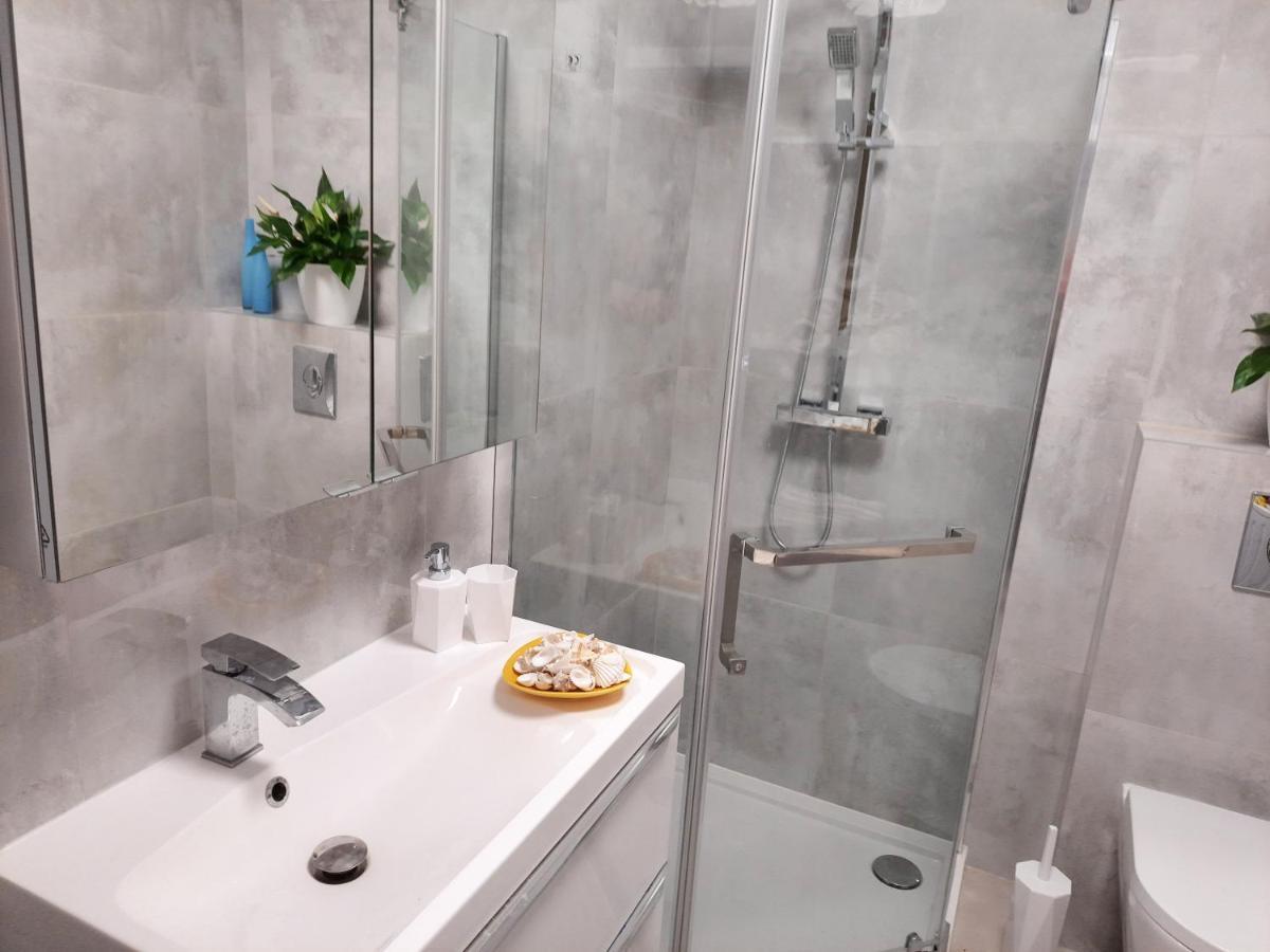 Apartament Amber Comfort Z Prywatnym Miejscem Parkingowym Kolberg Exterior foto